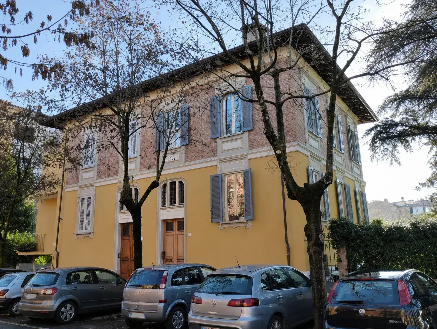Edificio storico nel tessuto urbano di Modena