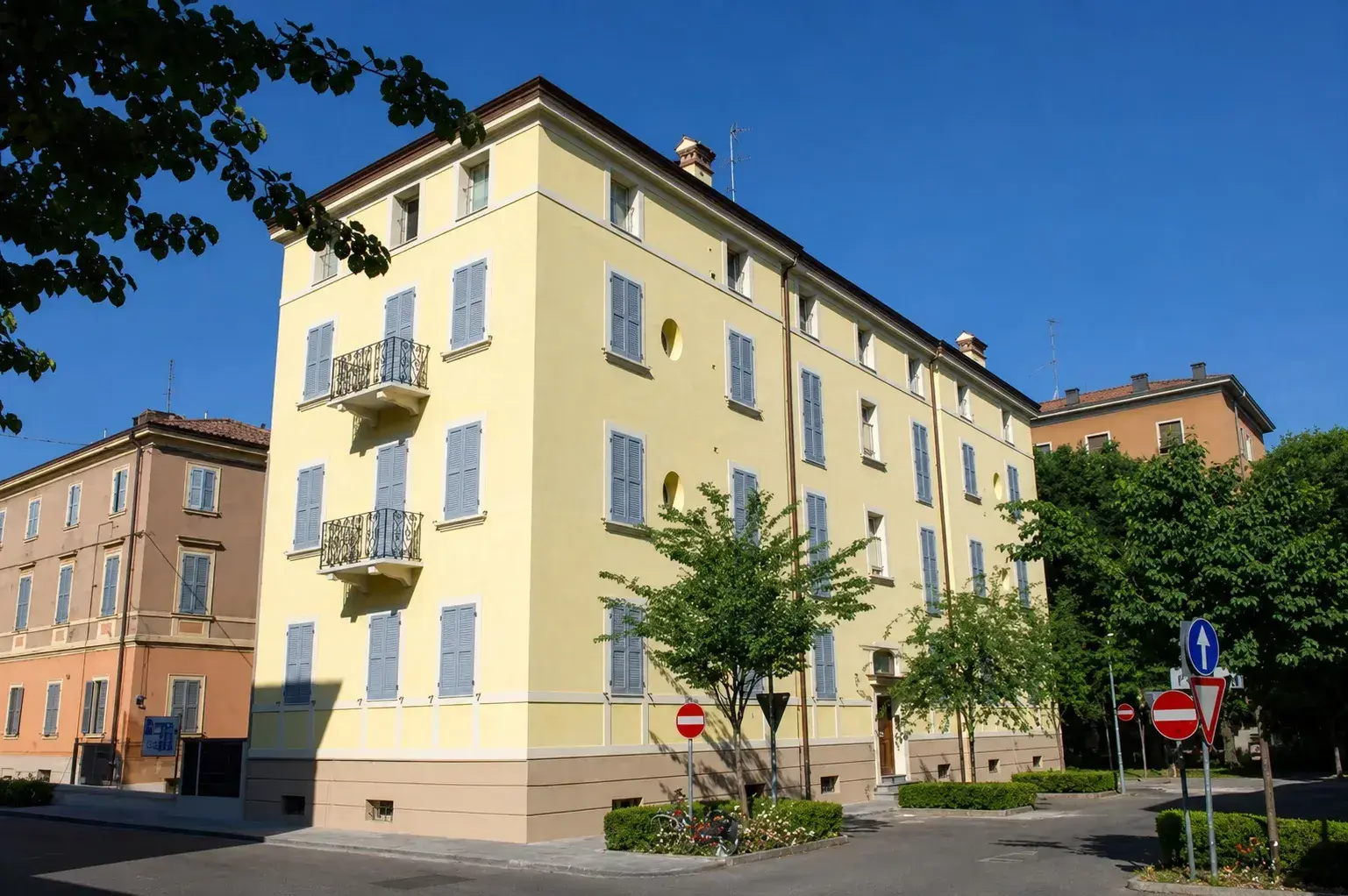 Edificio storico ristrutturato in via Castelli