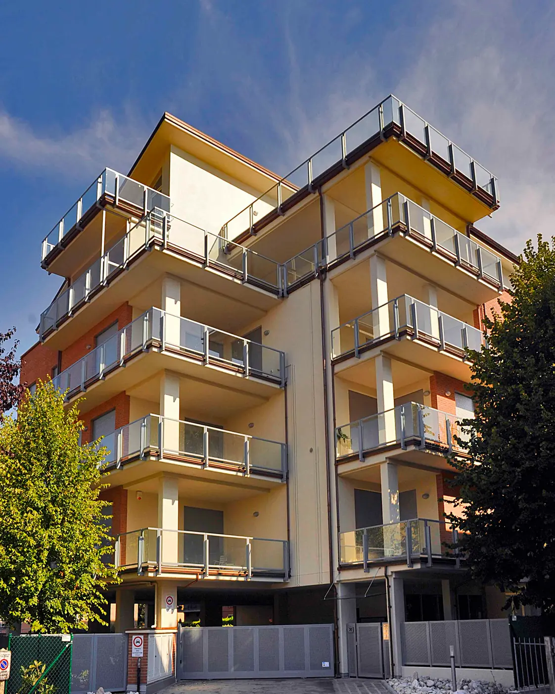 Palazzina residenziale di via Stresa realizzata da Impresa Bacchelli a Modena